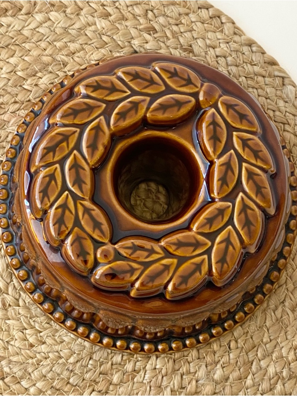VINTAGE Glazed Debossed Leaf Pottery Bundt Cake Pan/Jello Mold 6” - Picture 13 of 14